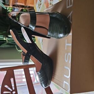 JustFab Dark Green Croc-Embossed Slingback Heels